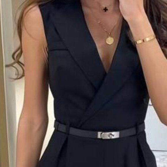 Solid Sleeveless Surplice Romper - Picture 3 of 4